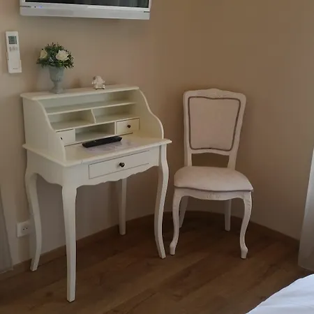 Bed & Breakfast Blanche 2*
